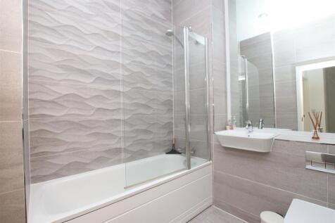 Bathroom.JPG