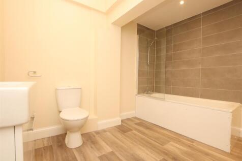 Bathroom (2).JPG