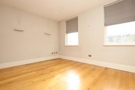 Dining/living room