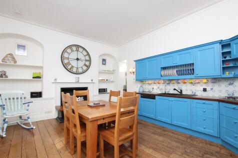 Kitchen.JPG