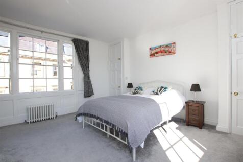 Bedroom one (2).JPG