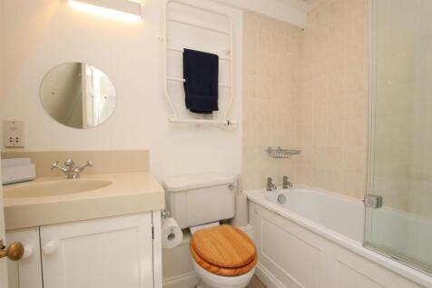 Ensuite (2).JPG