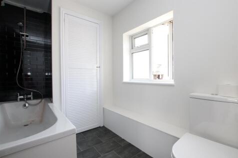 Bathroom.JPG