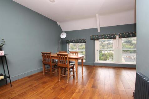 Dining area.JPG