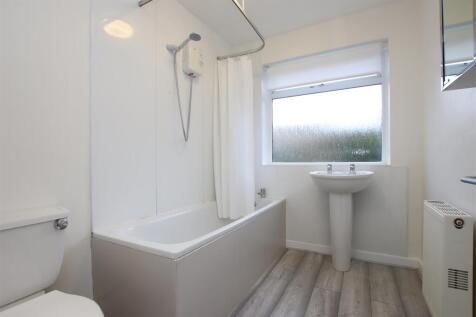 Bathroom.JPG
