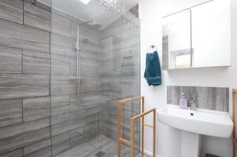 Shower room.JPG