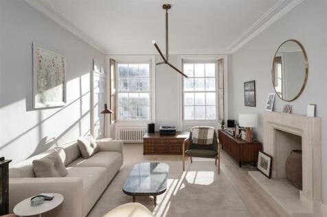 4, 17 Great Pult St ph16 copy.jpg