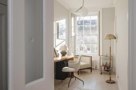 4, 17 Great Pult St ph11 copy.jpg