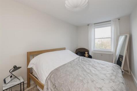 4, 17 Great Pult St ph30 copy.jpg