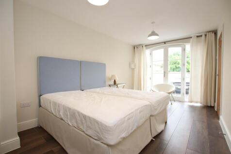 Downstairs bedroom.JPG