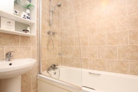 Bathroom.JPG