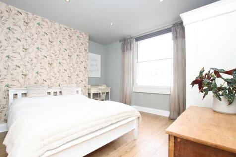 Bedroom one (2).JPG