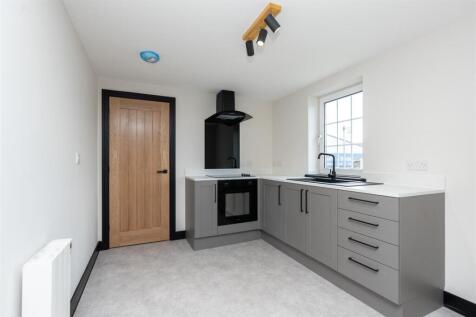 Flat 6 (1).jpg