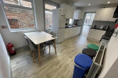 WhatsApp Image 2025-11-11 at 18.19.00.jpeg