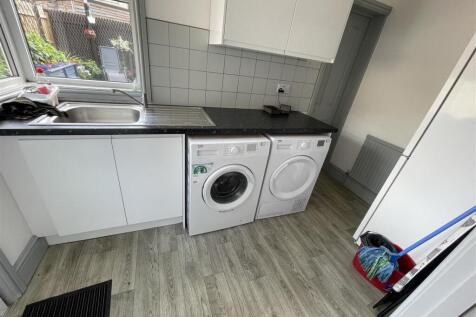 WhatsApp Image 2025-11-11 at 18.19.37.jpeg