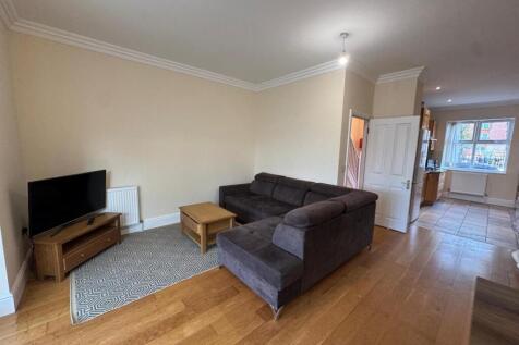 WhatsApp Image 2025-04-24 at 13.42.52 (1).jpeg