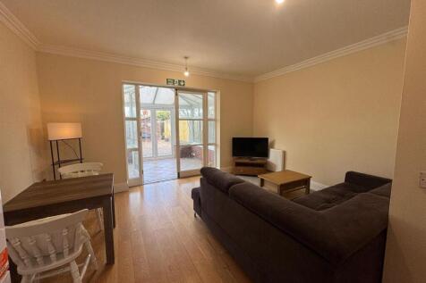 WhatsApp Image 2025-04-24 at 13.42.52.jpeg