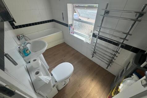 WhatsApp Image 2025-12-08 at 15.03.52 (3).jpeg