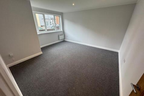 WhatsApp Image 2025-12-09 at 18.13.25 (1).jpeg