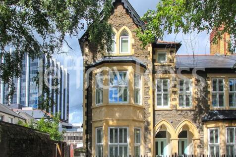 Flat 1, 1-3 Howard Terrace.jpg