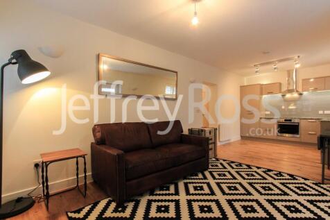 Flat 3, 1-3 Howard Terrace LR-3.jpg