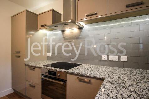 Flat 3, 1-3 Howard Terrace LR-5.jpg