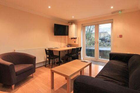 105 Rhymney Street LR (2 of 14).jpg