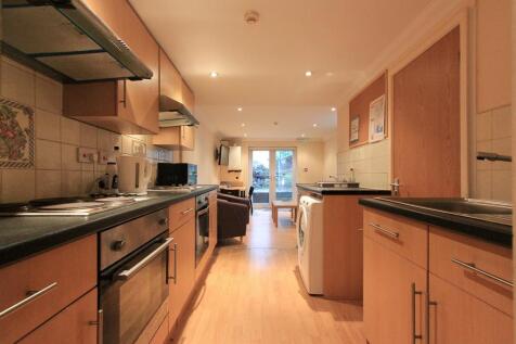 105 Rhymney Street LR (5 of 14).jpg