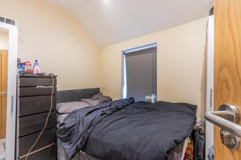 Colum Road 158, 3-5.jpg