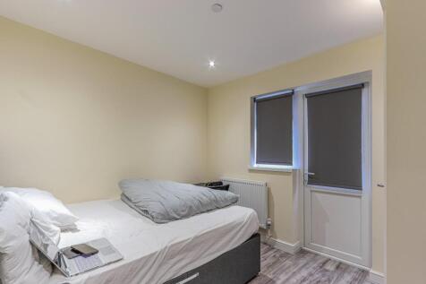 Cyril Crescent 6, 2-1.jpg