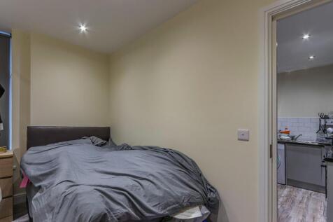 Cyril Crescent 6, 4-4.jpg