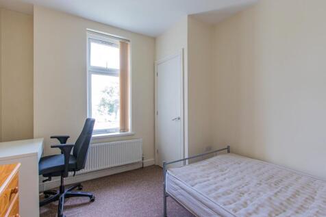 Newport Road 177a, 4-2.jpg