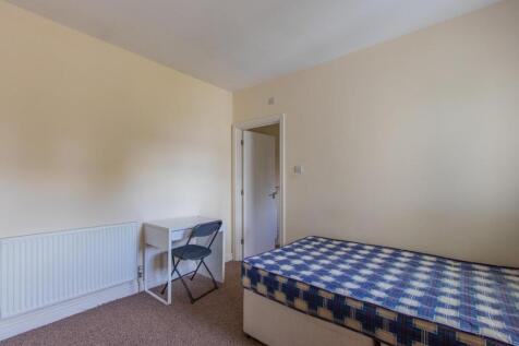 Newport Road 177a, 4-6.jpg