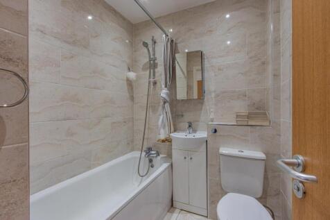 Colum Road 69, 4-2.jpg