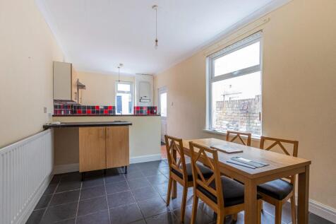 Mackintosh Place 115-4.jpg