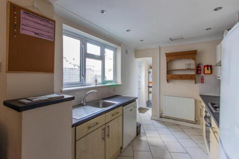 Glenroy Street 145-4.jpg