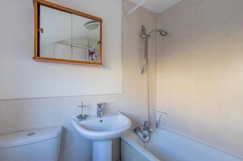 Glenroy Street 145-7.jpg