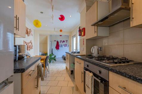 Glenroy Street 144-4.jpg