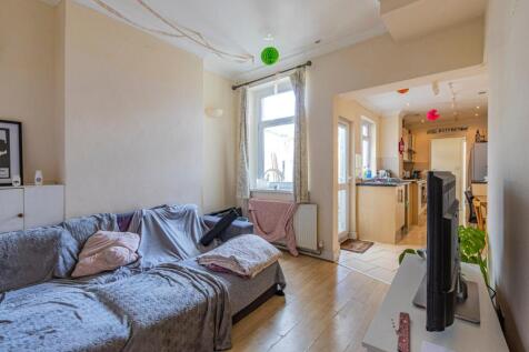 Glenroy Street 144-9.jpg