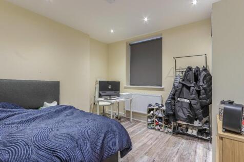 Cyril Crescent 6, 1-3.jpg