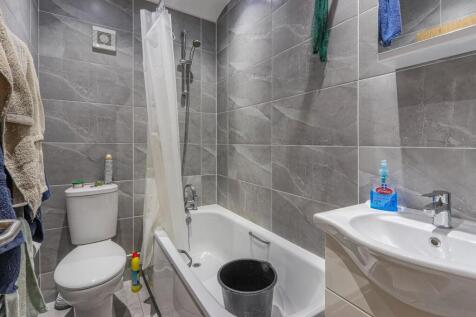 Cyril Crescent 6, 3-2.jpg