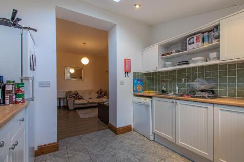 Cosmeston Street 32-4.jpg