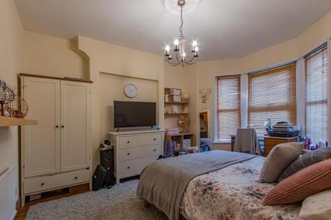 Cosmeston Street 32-12.jpg