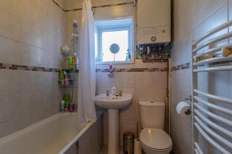 Cosmeston Street 32-14.jpg