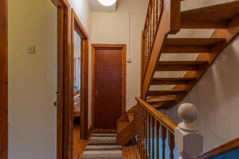 Cosmeston Street 32-13.jpg