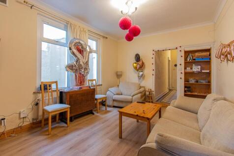 Whitchurch Road 151-6.jpg