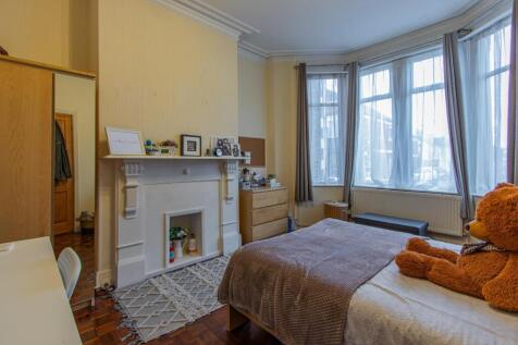 Whitchurch Road 151-3.jpg