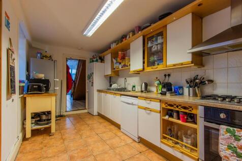 Flora Street 29-10.jpg