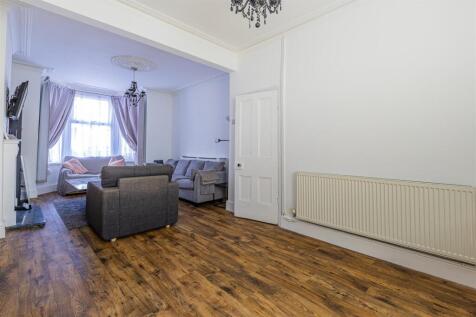 Llantrisant Street 3-15.jpg