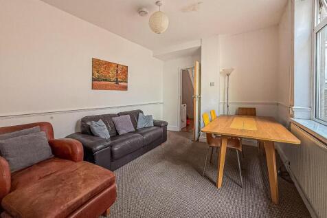 Llantrisant Street 56-11.jpg